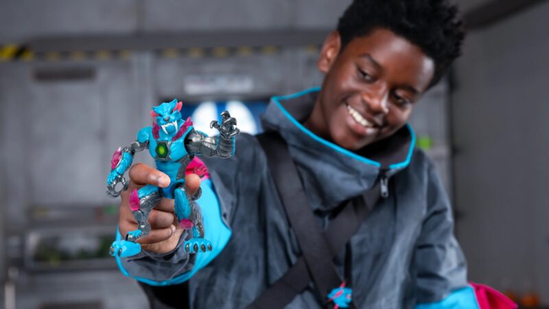 MrBeast Lab Mutators Iconic Panther Action Figure, Mutate the Ultimate Beast - Image 7
